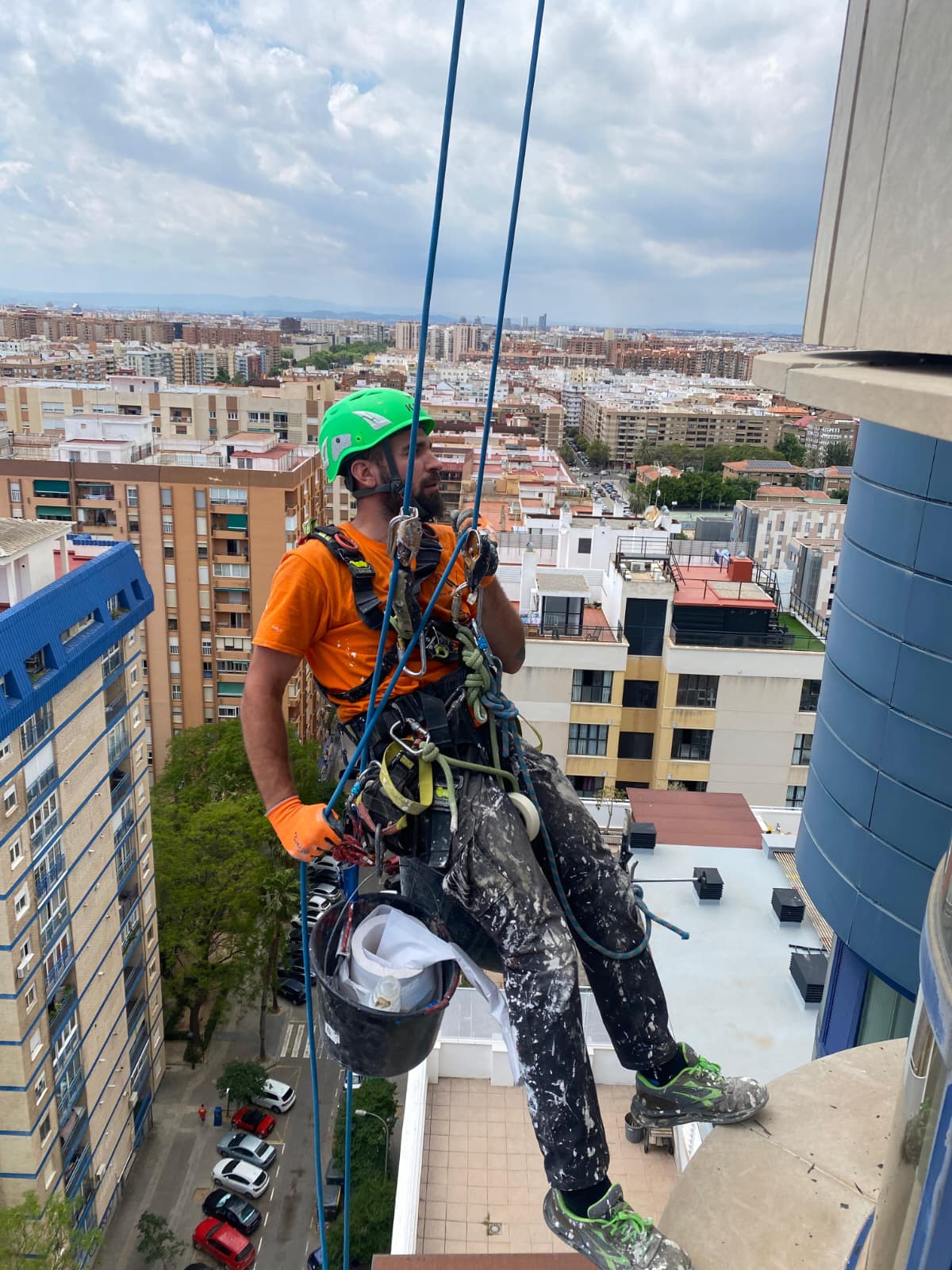 Iván - Adalt Vertical